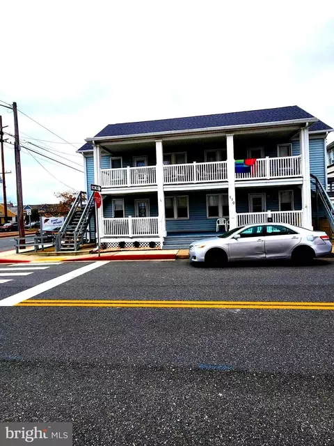 110 10th St #1, Ocean City, MD 21842