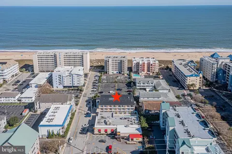 11 62nd St #104, Ocean City, MD 21842