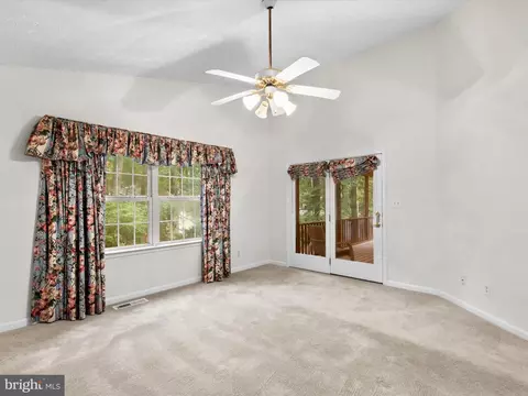 Living - 33 Pinehurst Rd, Berlin, MD 21811 photo 8 of 8