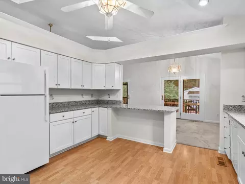 Kitchen - 33 Pinehurst Rd, Berlin, MD 21811 photo 2 of 3