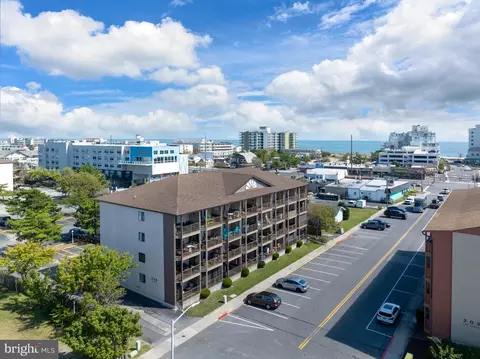 204 33rd St #303, Ocean City, MD 21842
