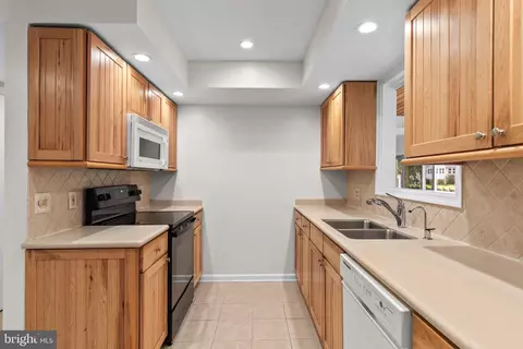 Kitchen - 6 Carriage Ln, Ocean Pines, MD 21811 photo 2 of 4