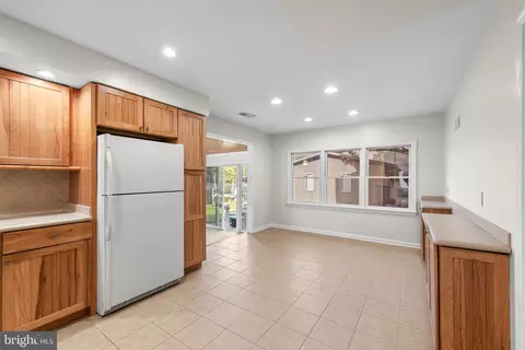 Entry Way - 6 Carriage Ln, Ocean Pines, MD 21811 photo 2 of 6