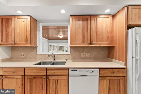 Kitchen - 6 Carriage Ln, Ocean Pines, MD 21811 photo 4 of 4