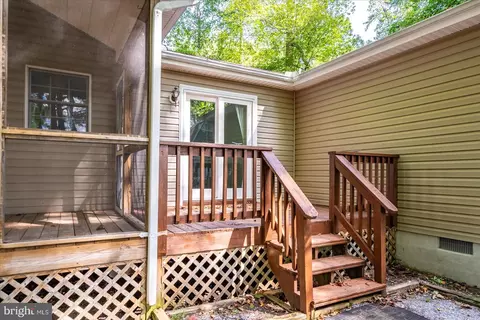 Exterior - 79 Seafarer Ln, Berlin, MD 21811 photo 9 of 28