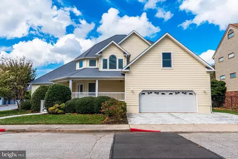 402 14th St, Ocean City, MD 21842
