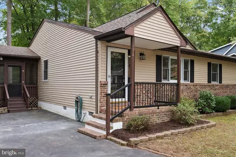 Exterior - 152 Camelot Cir, Berlin, MD 21811 photo 2 of 5