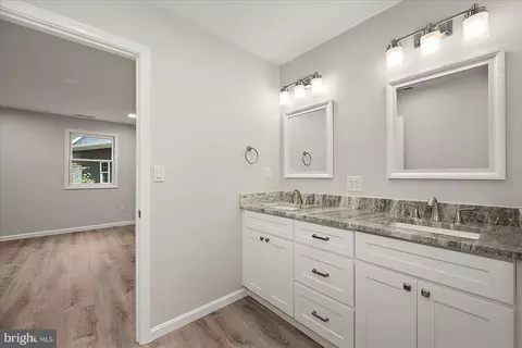Entry Way - 152 Camelot Cir, Berlin, MD 21811 photo 4 of 5