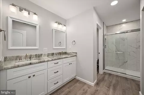 Bath - 152 Camelot Cir, Berlin, MD 21811 photo 1 of 3
