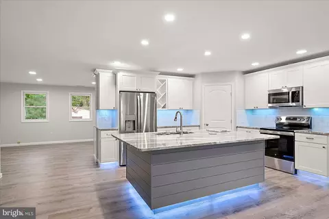 Kitchen - 152 Camelot Cir, Berlin, MD 21811 photo 6 of 8