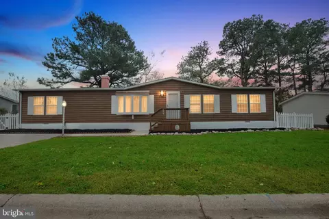 24 Coastal Dr, Berlin, MD 21811