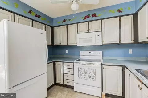 Kitchen - 21 Sloop Ln, Ocean Pines, MD 21811 photo 2 of 3