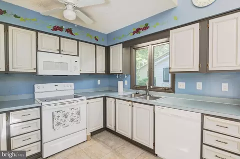 Kitchen - 21 Sloop Ln, Ocean Pines, MD 21811 photo 1 of 3