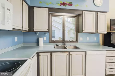 Kitchen - 21 Sloop Ln, Ocean Pines, MD 21811 photo 3 of 3