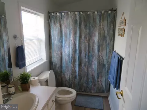 Bath - 134 Skipjack Cir, Berlin, MD 21811 photo 1 of 2