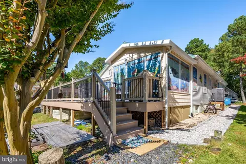 Exterior - 14 Boston Dr, Berlin, MD 21811 photo 7 of 12