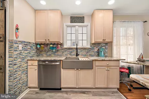 Kitchen - 14 Boston Dr, Berlin, MD 21811 photo 6 of 8
