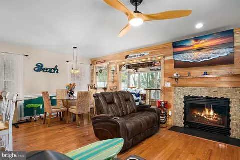 Living - 14 Boston Dr, Berlin, MD 21811 photo 3 of 3