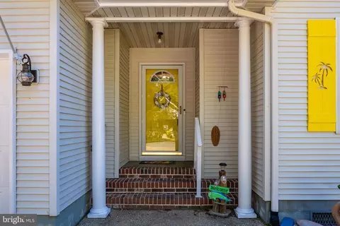 Exterior - 14 Boston Dr, Berlin, MD 21811 photo 3 of 12