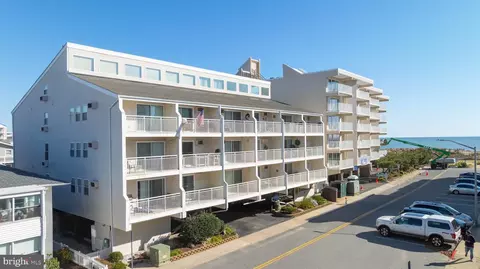 12 77th St #302, Ocean City, MD 21842