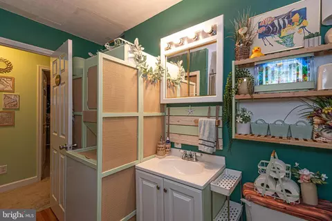 Bath - 88 Seafarer Ln, Ocean Pines, MD 21811 photo 2 of 3