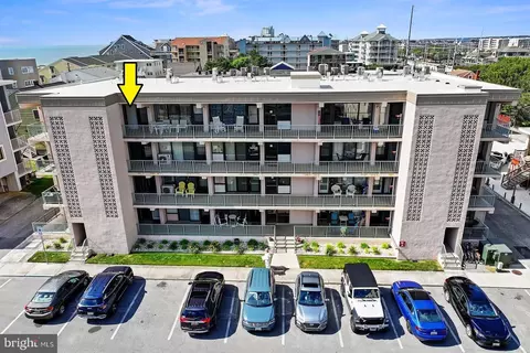 13 44th St #402, Ocean City, MD 21842