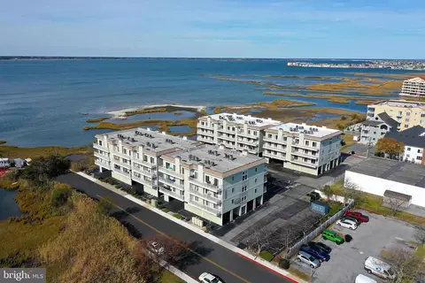 120 71st St #7, Ocean City, MD 21842