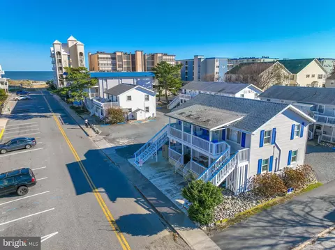 17 40th St #16, Ocean City, MD 21842
