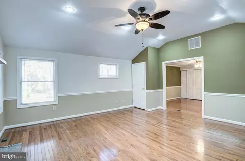 Living - 9 Burr Hill Dr, Ocean Pines, MD 21811 photo 14 of 17