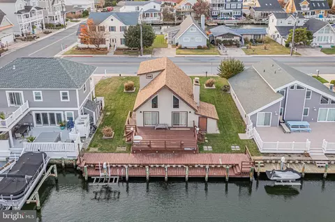 10602 Pine Needle Rd, Ocean City, MD 21842