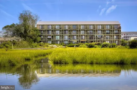 104 56th St #206, Ocean City, MD 21842