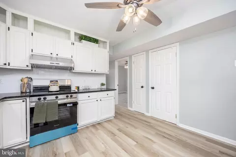 Entry Way - 7 Mill Rd, Berlin, MD 21811 photo 6 of 16