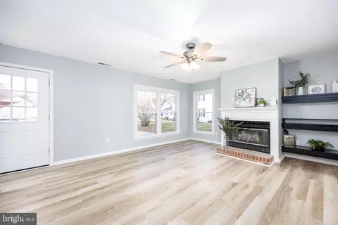 Living - 7 Mill Rd, Berlin, MD 21811 photo 2 of 4