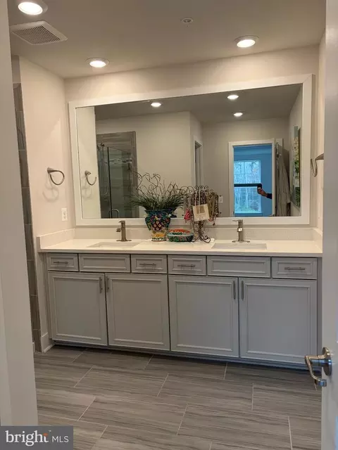 Bath - 12441 Oak Leaf Ln #2, Berlin, MD 21811 photo 1 of 3