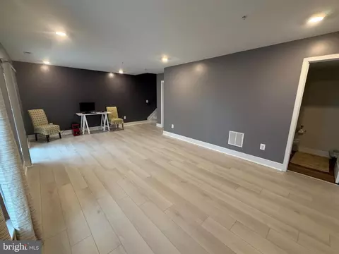 Living - 12441 Oak Leaf Ln #2, Berlin, MD 21811 photo 1 of 3