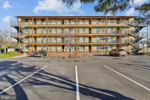 203 33rd St #104, Ocean City, MD 21842