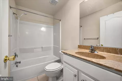 Bath - 372 Schooner Ln, Berlin, MD 21811 photo 1 of 2