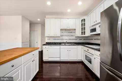 Kitchen - 372 Schooner Ln, Berlin, MD 21811 photo 5 of 7
