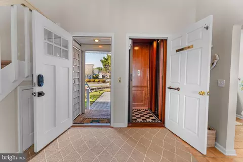Entry Way - 26 W Mallard, Ocean Pines, MD 21811 photo 9 of 17