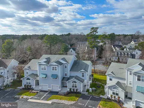 529 Yacht Club Dr #4, Berlin, MD 21811