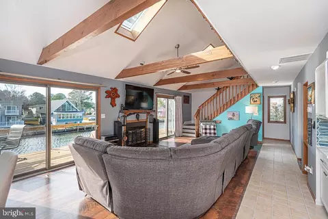Living - 11 Clipper Ct, Ocean Pines, MD 21811 photo 2 of 2