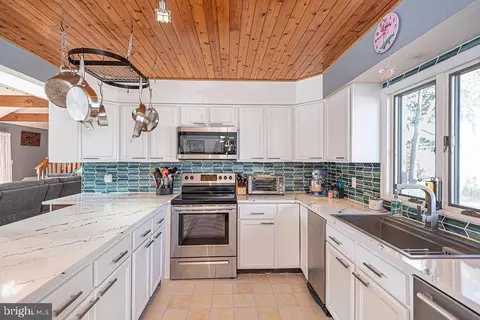 Kitchen - 11 Clipper Ct, Ocean Pines, MD 21811 photo 5 of 6