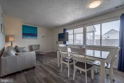 207 8th St #201W, Ocean City, MD 21842