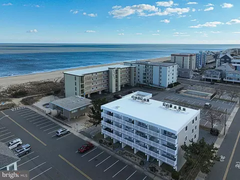 7 124th St #202, Ocean City, MD 21842