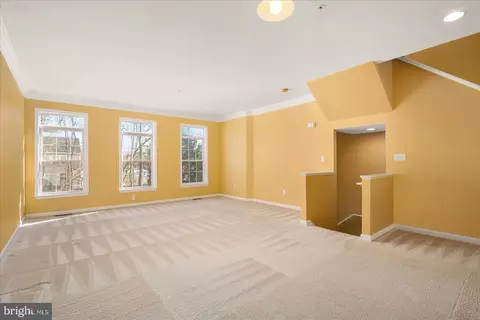 Living - 400 Williams St #12, Berlin, MD 21811 photo 4 of 14