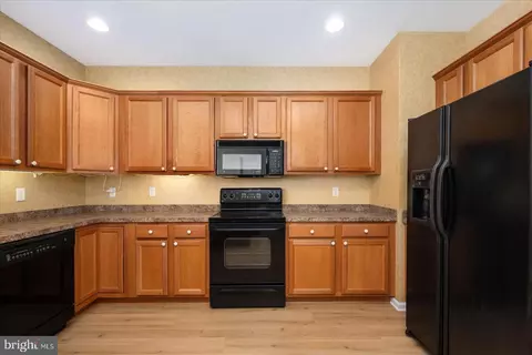 Kitchen - 400 Williams St #12, Berlin, MD 21811 photo 3 of 4