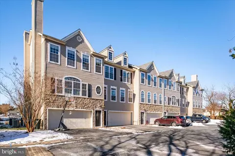 Exterior - 400 Williams St #12, Berlin, MD 21811 photo 3 of 5