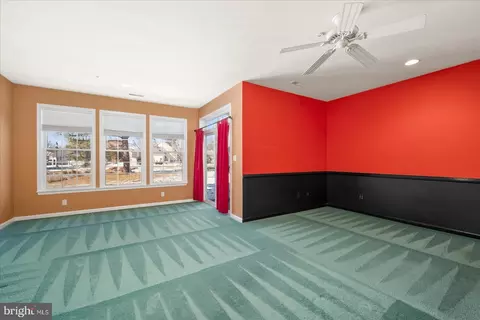 Living - 400 Williams St #12, Berlin, MD 21811 photo 9 of 14