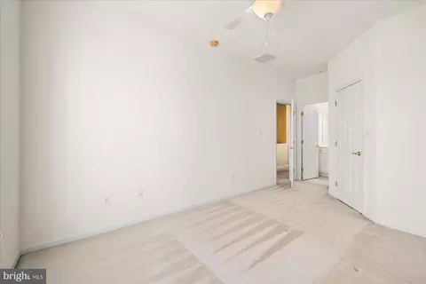 Bedroom - 400 Williams St #12, Berlin, MD 21811 photo 5 of 7