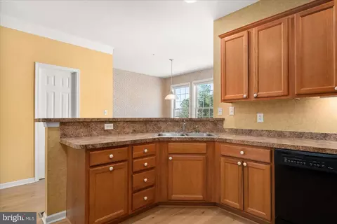 Kitchen - 400 Williams St #12, Berlin, MD 21811 photo 4 of 4
